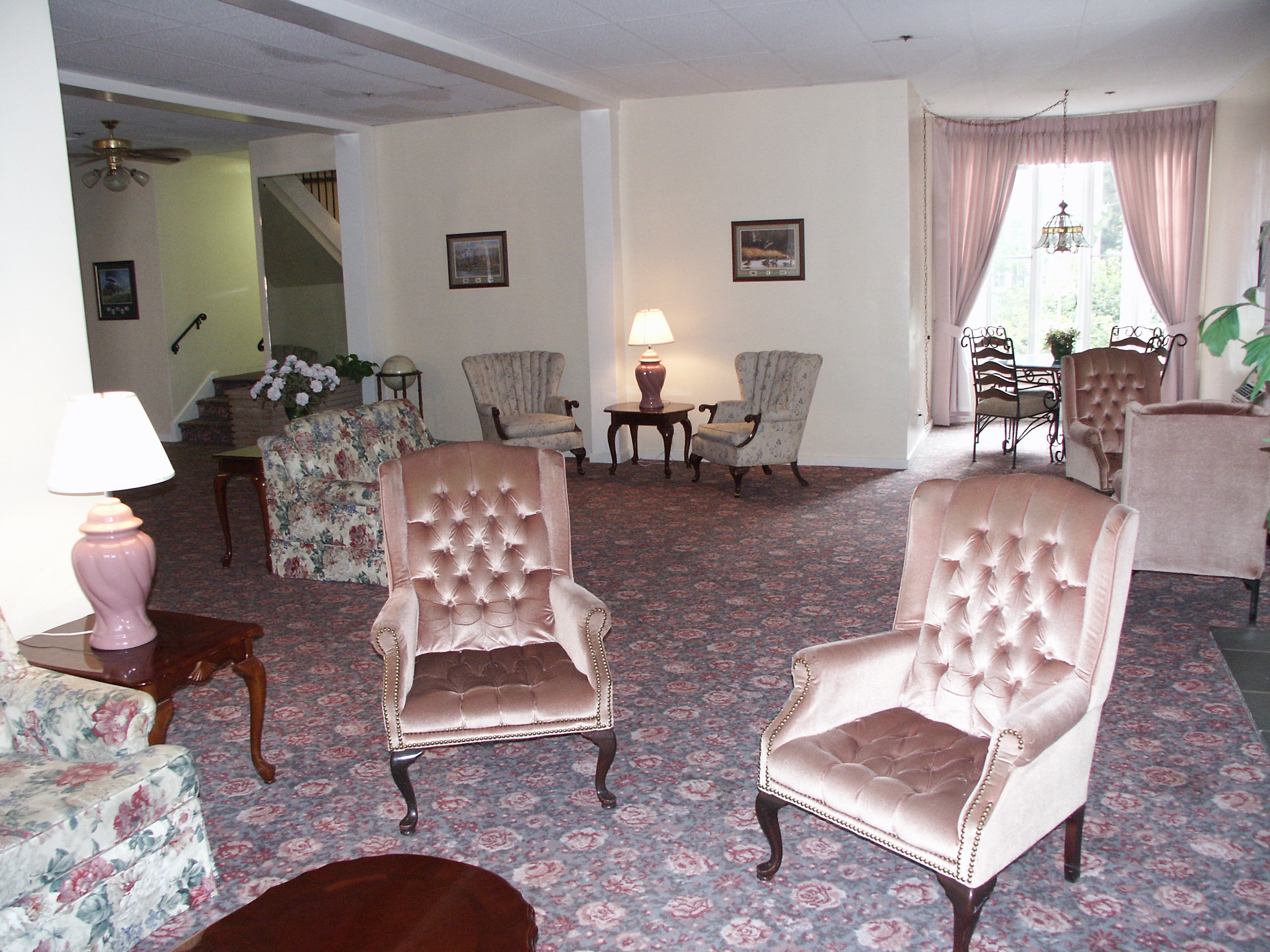 lobby2.jpg